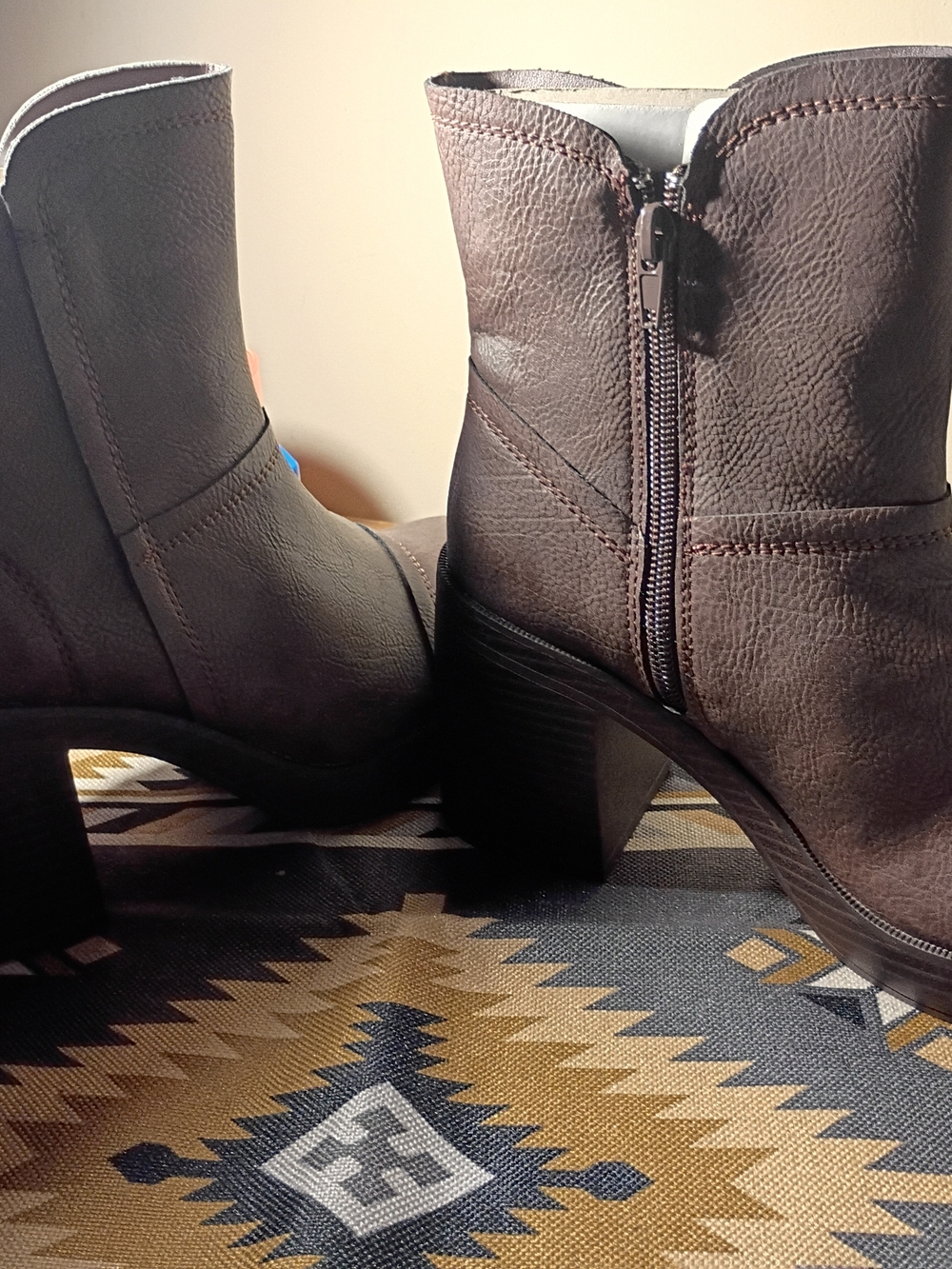 Women’s  size 7 m Brown Ankle Boots with Side Zip